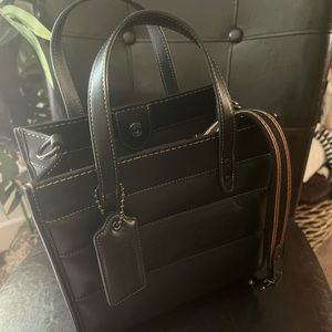 Field Tote 22 With Quilting And Coach Badge